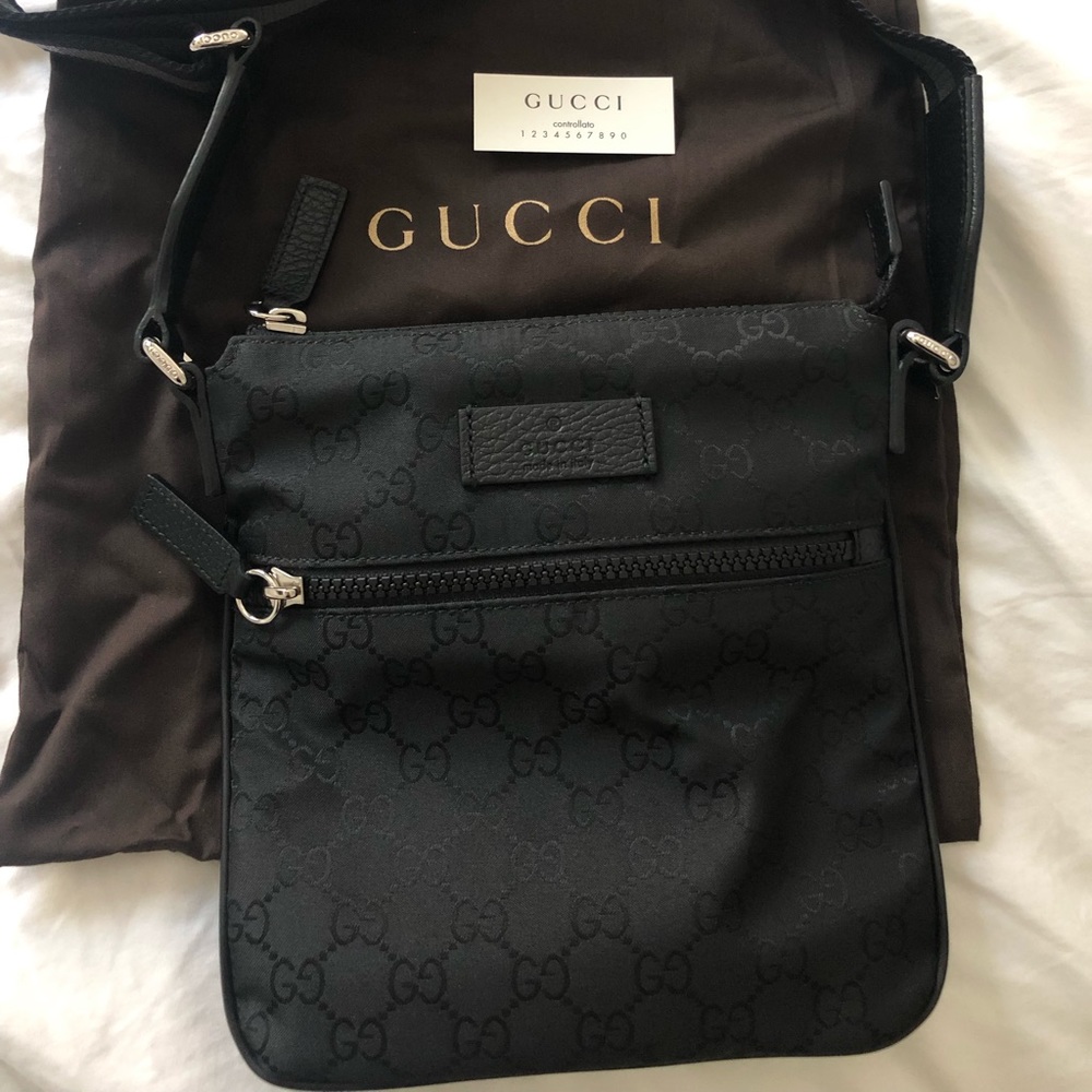 Men’s Gucci Cross Body Bag.